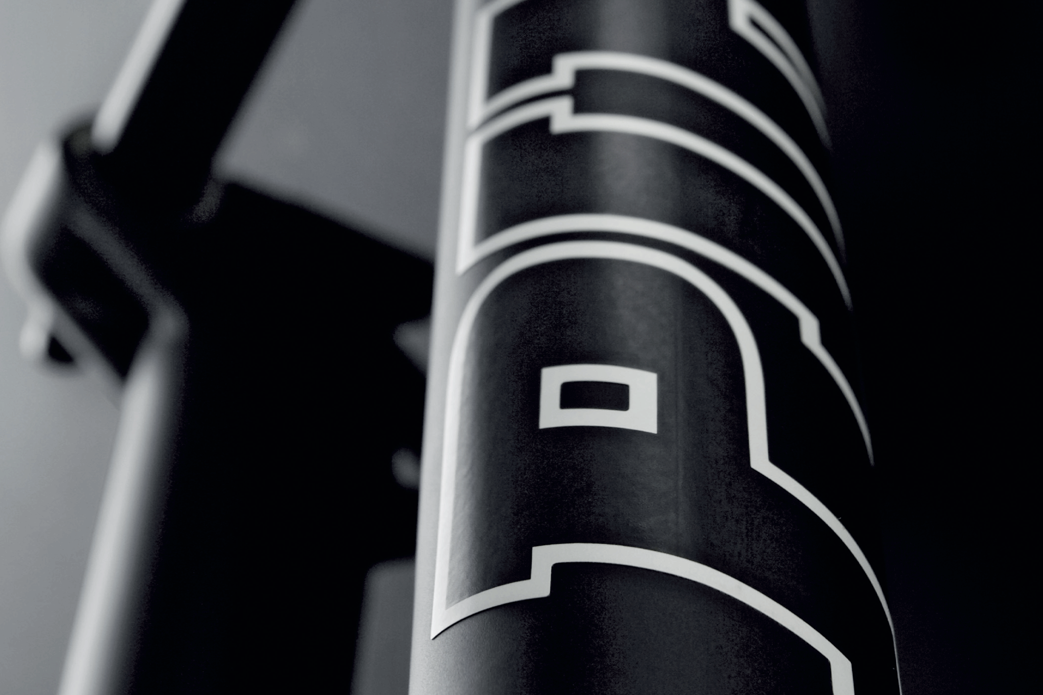 Suspension: ROCKSHOX PIKE 454 COIL U-TURN |